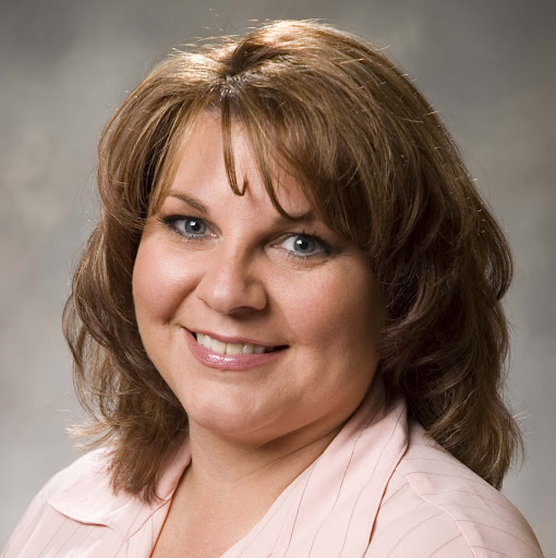 Kristine Russell Photo 35