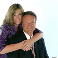 Elizabeth Howell Photo 39