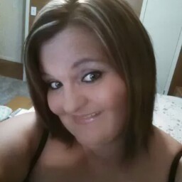 Angela Coleman Photo 39