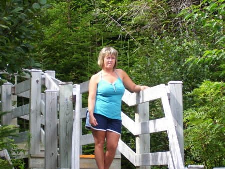 Elizabeth King Photo 24