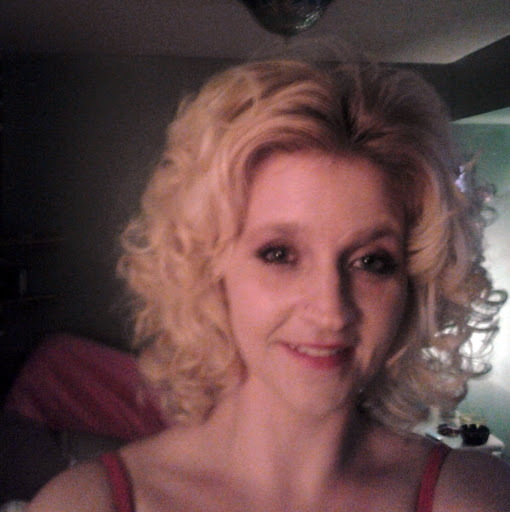 Danielle Schultz Photo 10