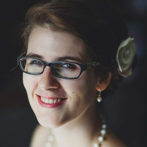 Christina Mayer Photo 4