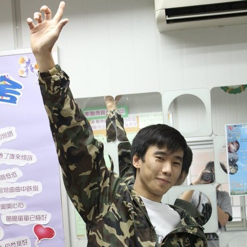 Berry Lee Photo 9