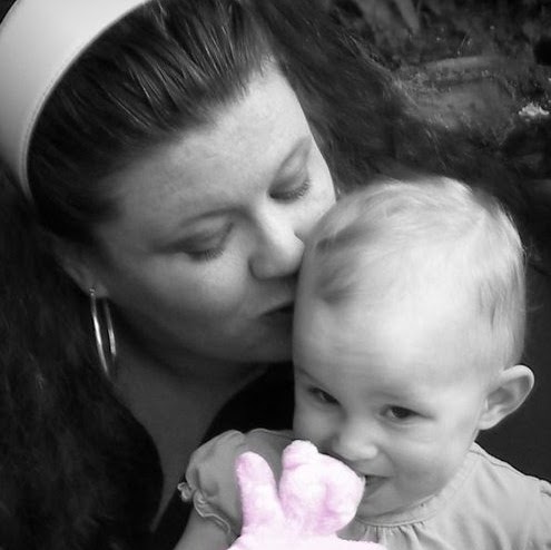 Amy Davis Photo 18