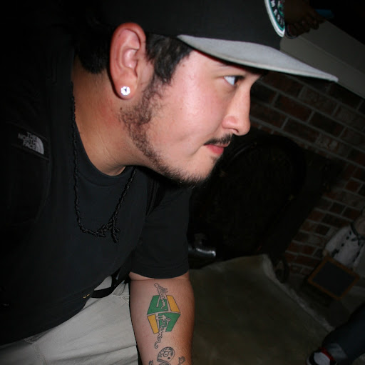 Roberto Rosales Photo 26