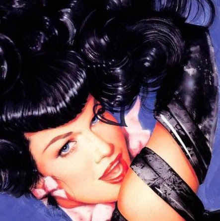 Nicole Bates Photo 21