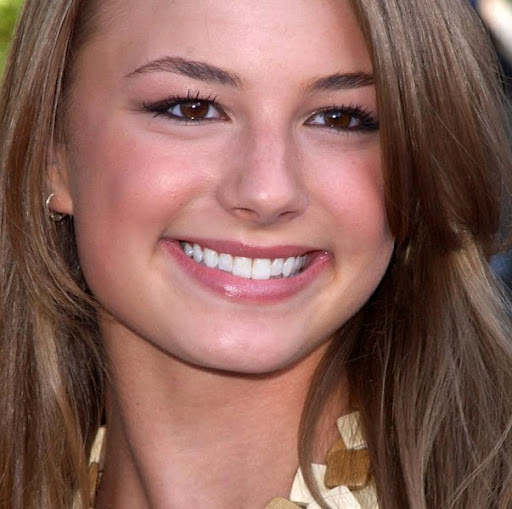 Emily Vancamp Photo 7