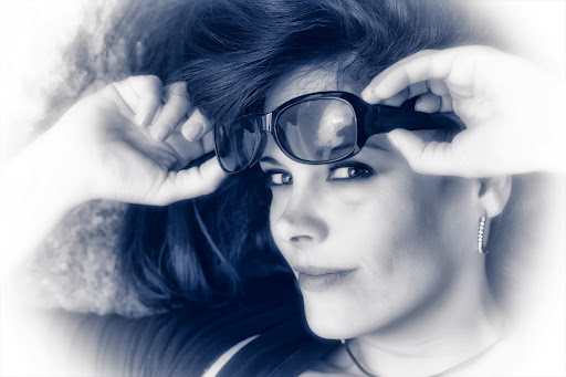 Julie Bateman Photo 31