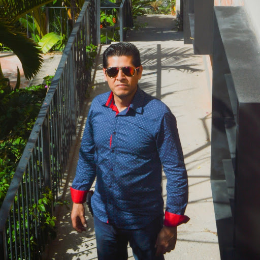 Ruben Rosales Photo 38