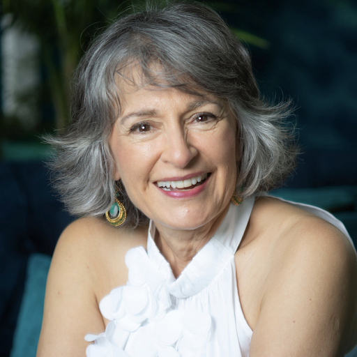 Carol Lopez Photo 10