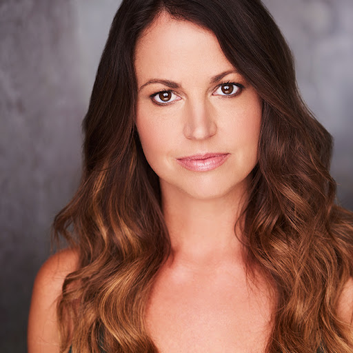 Jennifer Webb Photo 30