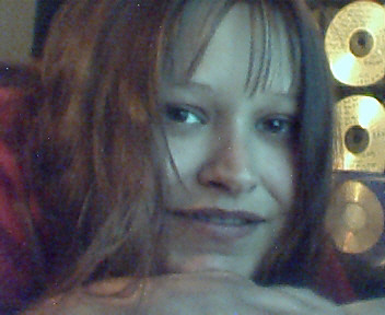 Laura Anderson Photo 29