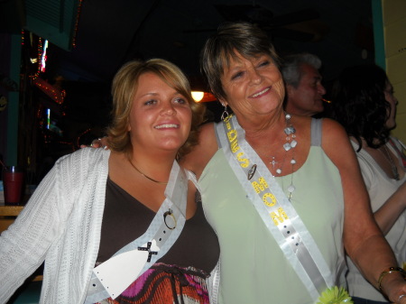 Linda Cole Photo 7