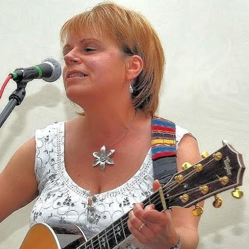 Janice O'Neill Photo 9