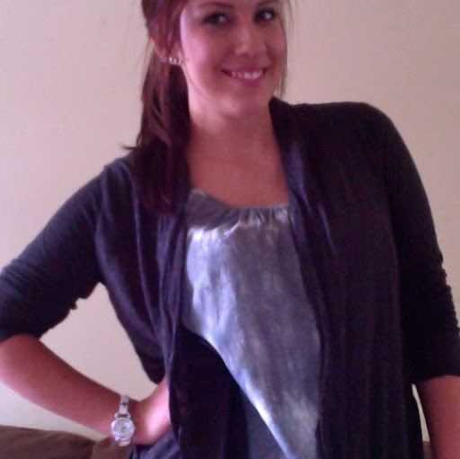 Emily Blakely Photo 25