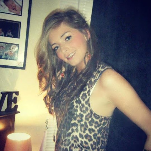 Lindsay Quinn Photo 12