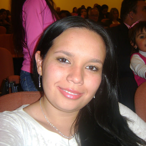 Laura Bernal Photo 28