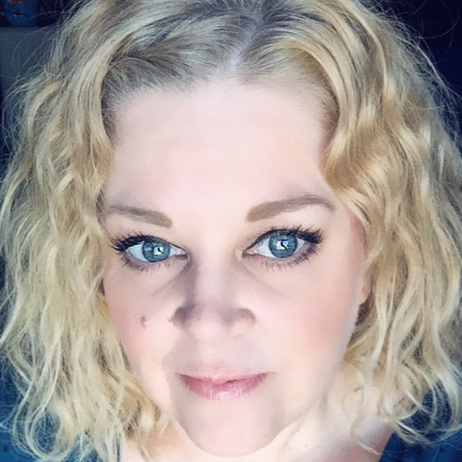 Amy Layman Photo 35
