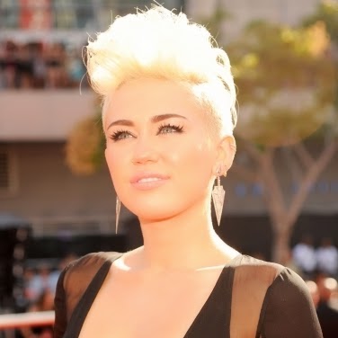 Rachel Lowe Photo 3