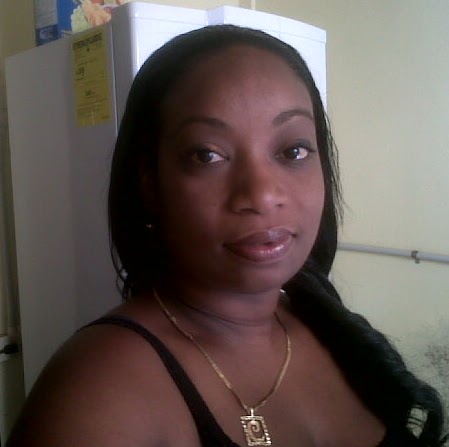 Elizabeth Charles Photo 22
