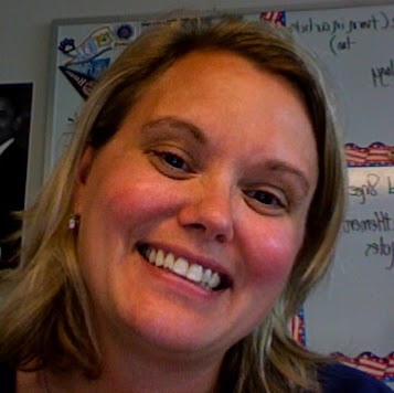 Kim Hanson Photo 32