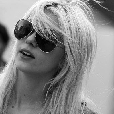 Katie Diamond Photo 25
