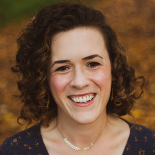 Julia Watkins Photo 9