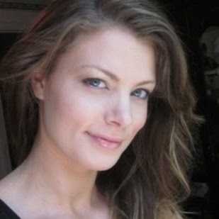Elizabeth Powell Photo 11