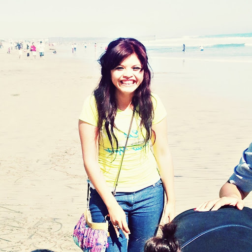 Melanie Gomez Photo 20