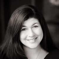 Julie Lynch Photo 35