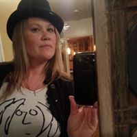 Suzanne Richardson Photo 33