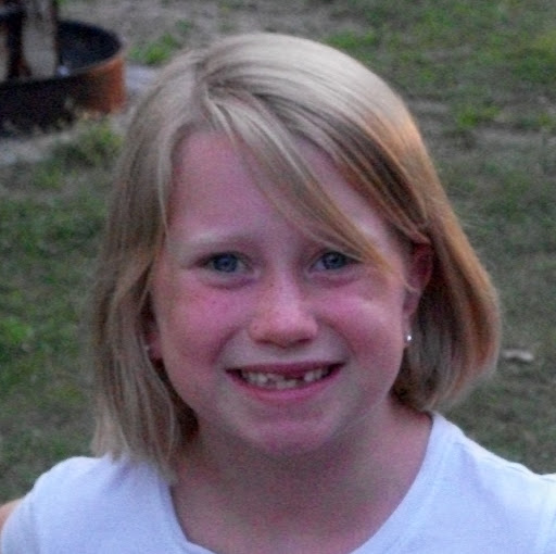 Emily Larsen Photo 8