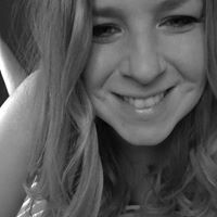 Emma Carlson Photo 11