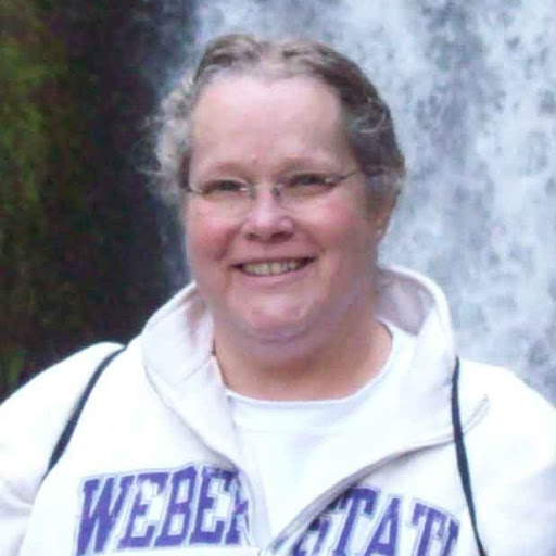 Carla Jones Photo 41