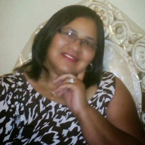 Maxine King Photo 17
