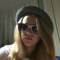 Anna Enis Photo 1