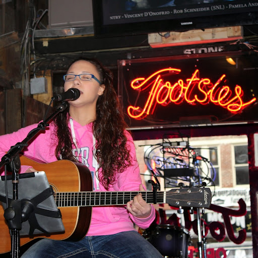 Heather Watkins Photo 37