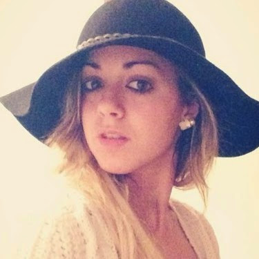 Anna Hernandez Photo 4