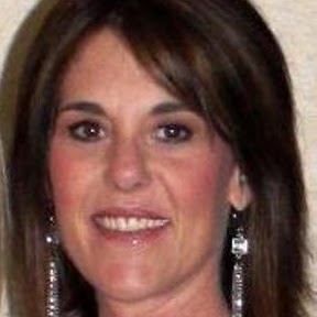 Suzanne Adams Photo 23