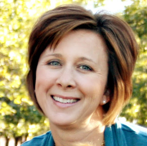 Stephanie Handley Photo 19