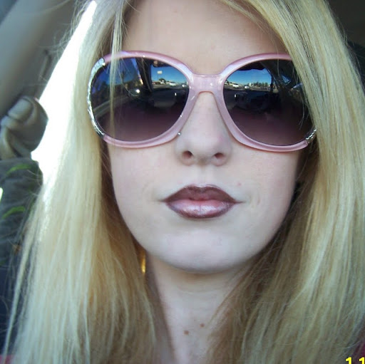 Laura Bradford Photo 27
