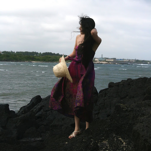 Janet Cho Photo 26