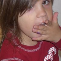 Jennifer Halliburton Photo 8