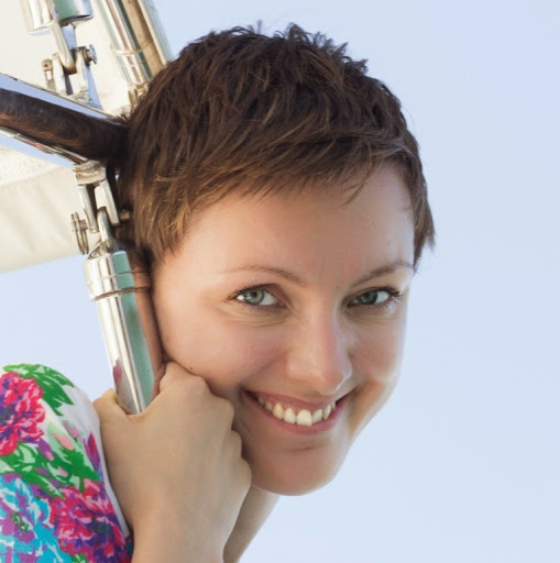 Julia Hawkins Photo 11