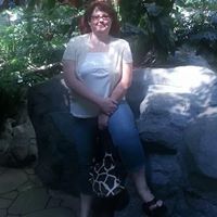 Kellie Staples Photo 9