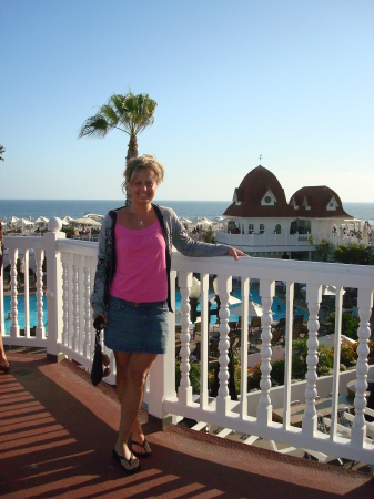 Lori Rowan Photo 13