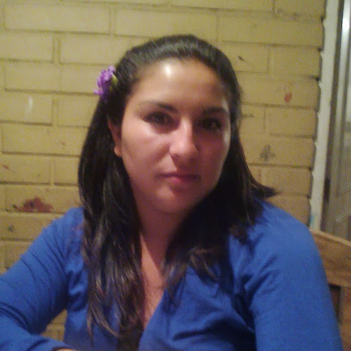 Jocelyn Robles Photo 6