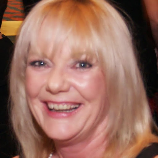 Melissa Newman Photo 30