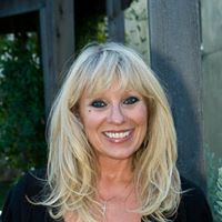 Claudia Young Photo 20