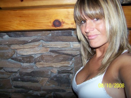 Evelyn Gregory Photo 14